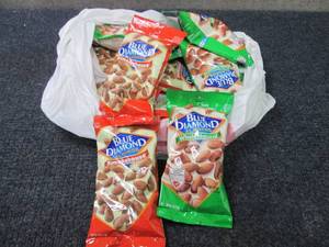 12-4 oz pks Blue Diamond Almonds Wh...