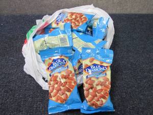 12-4 oz pks Blue Diamond Almonds Ro...