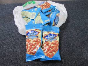 12-4 oz pks Blue Diamond Almonds Ro...