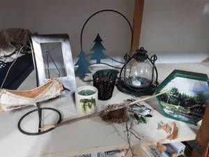 Lot Of Woodsy Decor