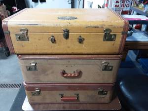 3-Vintage Suitcases (26x16)