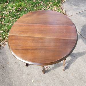 Petite Gate Leg Table