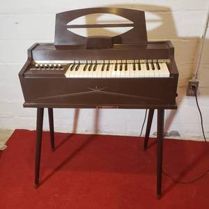 1960s Magnus Electric Chord Organ