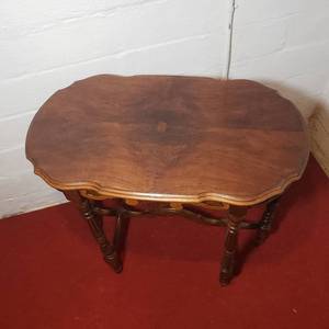 Six Leg Spindle Entry Table