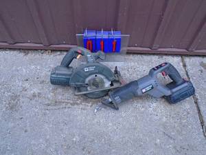 Porter Cable 18 volt skil saw & reciprocating saw with batteries but no charger. As shown.