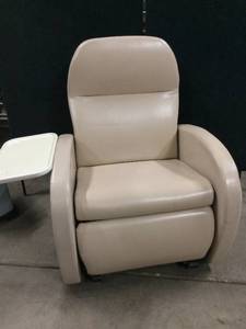 MSRP $3200 WINCO Designer Series Comfort Carecliner Extra-Wide Clinical Care Recliner Resident Patient Recovery Geri Chair 450Lb. Capacity With Side Tray &amp Dual Swingaway Arms For Easy Wheel Chair Access - Excellent Condition