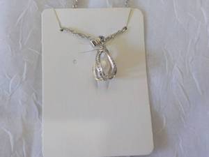 Pearl Pendant Necklace...