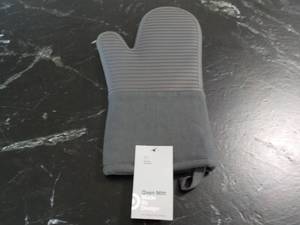 Oven Mitt made by Design...