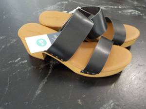 Universal Thread Shoes size 9 12...