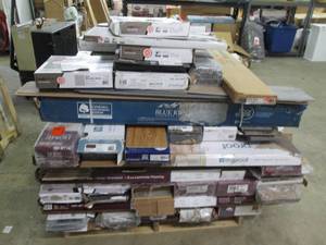lot 34 image: big pallet lot of misc flooring...