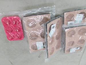 lot 87 image: lot of baking molds...