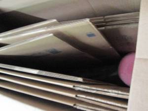 lot 138 image: 11-Box Master Bedroom Moving Box Ki...
