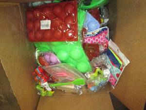lot 168 image: box of kitchen items egg rings, sil...
