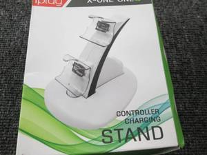 lot 170 image: i play x-one oneS controller chargi...