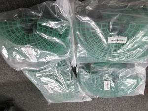 lot 185 image: lot of strawberry supports 4 packs ...