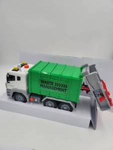 lot 47 image: GARBAGE TRUCK