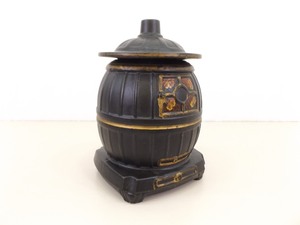 lot 25 image: Vintage McCoy Pot Belly Stove Cookie Jar