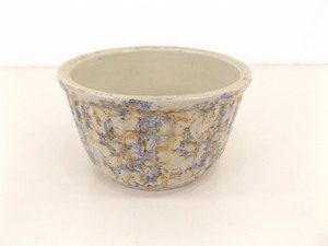 lot 26 image: Antique Roseville Pottery General Store Advertising 1 Qt Spongeware Bowl