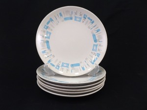 lot 28 image: 6 Vintage Mid Century Blue Haven 10 Dinner Plates