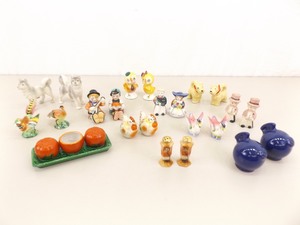 lot 31 image: Collection of Vintage Japan etc. Salt and Pepper Shakers.