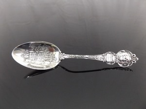 lot 35 image: Vintage .925 Sterling Silver Abraham Lincoln Collectors Spoon