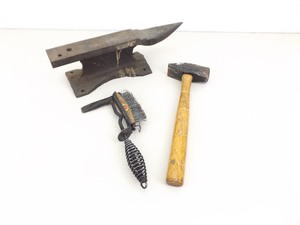 lot 51 image: Antique Blacksmiths Anvil, Hammer, and Tool