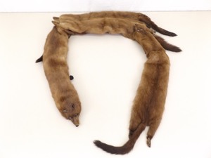 lot 68 image: Authentic 46 Mink Shawl in EXCELLENT Condition
