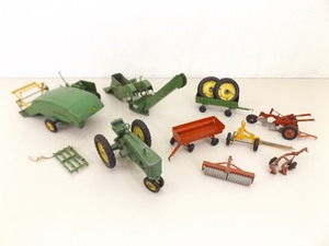 lot 77 image: Lot of Vintage Die Cast etc. John Deere etc. Farm Toys