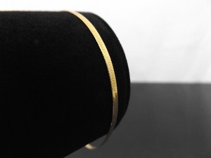 lot 102 image: 14k Yellow Gold Herring Bone Bracelet