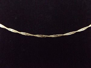 lot 109 image: 14k Yellow Gold Necklace