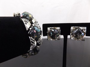 lot 117 image: Vintage Coro Black Sparkle Crystal Bracelet and Earring Set