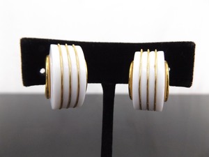 lot 131 image: Vintage Trifari White Lucite Clip Earrings