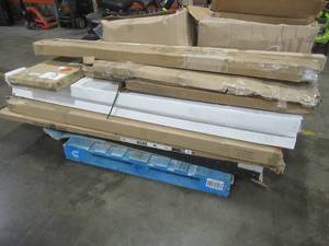 lot 132 image: WHOLESALE MIXED PALLET OF MISCELLANEOUS DOORS, BUILDING MATERIALS AND MORE