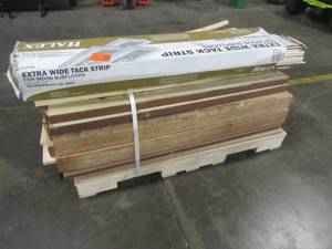 lot 133 image: WHOLESALE MIXED PALLET OF MISCELLANEOUS LUMBER