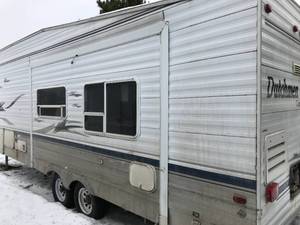 2004 Dutchman Classic 5th-Wheel Camper