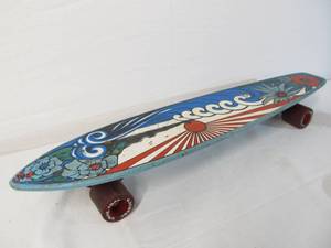 lot 16 image: Vintage DURAFLEX Skateboard