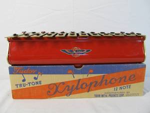 lot 19 image: Mint in Box Vintage TUDOR Xylophone Model X-300