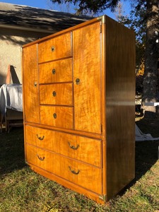 lot 35 image: Gorgeous Vintage DREXEL Accolade Campaign Dresser