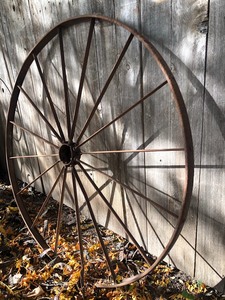 lot 46 image: Large Antique Iron Wagon Wheel 