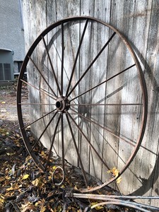 lot 48 image: Large Antique Iron Wagon Wheel