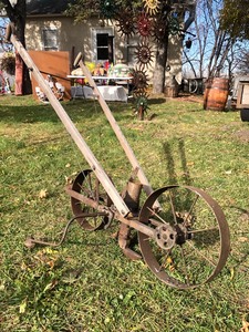 lot 105 image: Antique 2-Wheel Farm Plow Implement