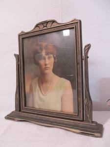 lot 57 image: Vintage 1920s Swing Frame wPeriod Photo of Young Woman