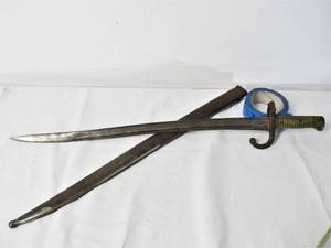lot 67 image: Antique French Military Bayonet wScabbard