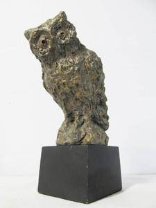 lot 68 image: Signed Vintage owl Sculpture