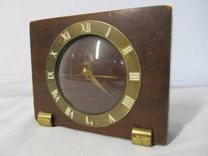 lot 73 image: Mid Century TELECHRON Desk Clock
