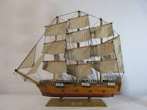 lot 128 image: Vintage Nautical Ship Display