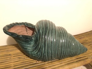lot 85 image: LARGE Vintage Glazed Terra Cotta Snail Shell Planter