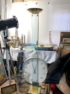 lot 95 image: Quality vintage 80s Brass & Beveled Glass Floor Lamp