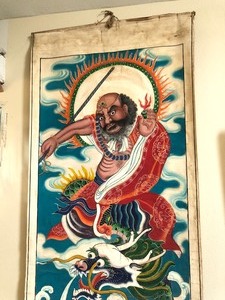lot 97 image: HUGE Antique Early 1900s Hand Painted Oriental Scroll - Zhang Daoling