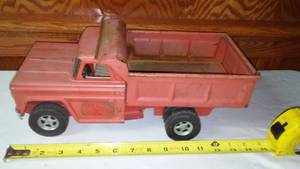 lot 15 image: Dump Truck Canada, Patent 1966